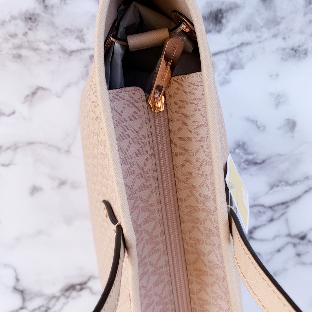 Michael Kors Large Tote Ballet Pink - Picture 5 of 6
